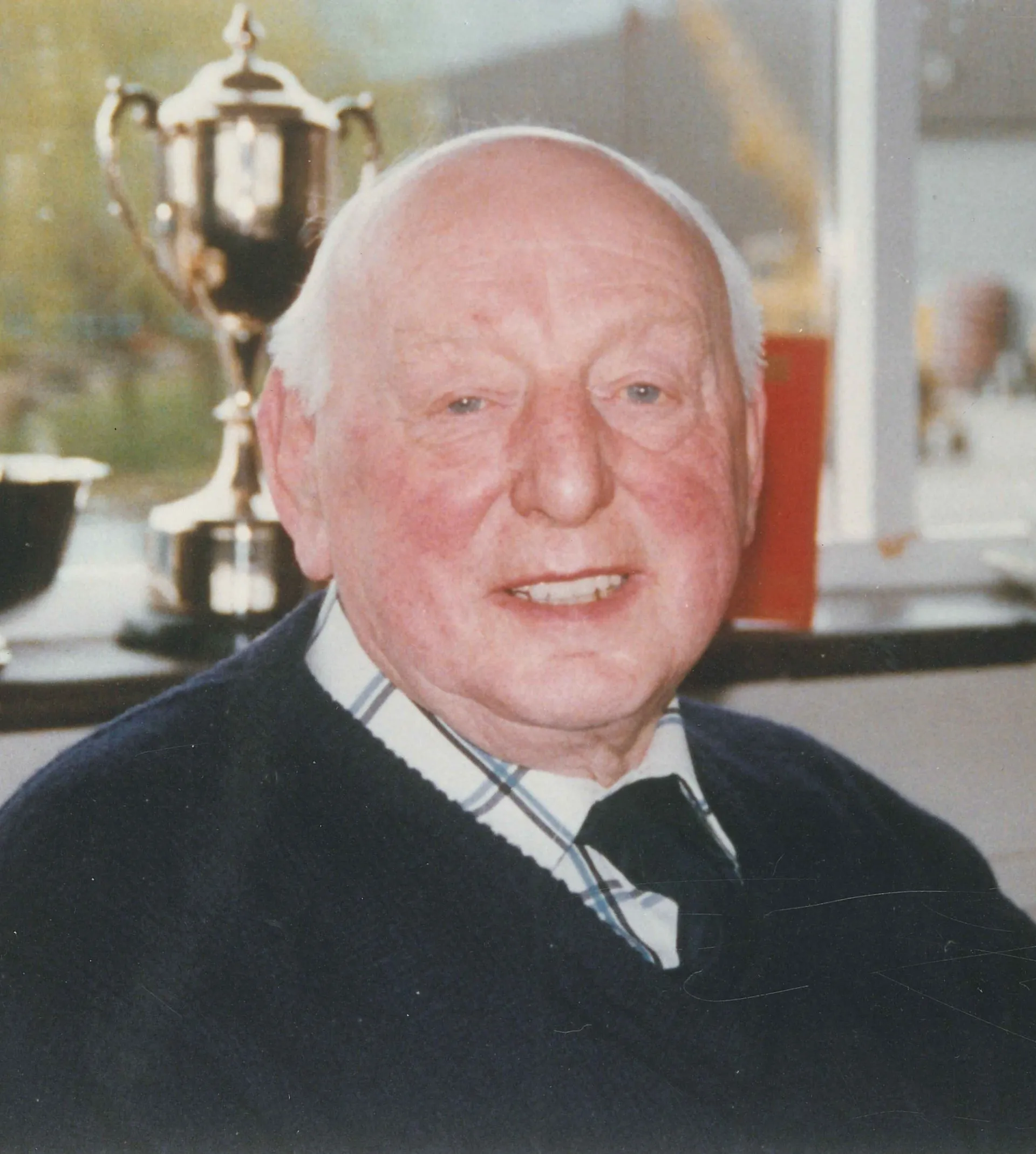 RG Bassett & Sons international haulage expansion following acquisition of Beresford Transport assets, 1996